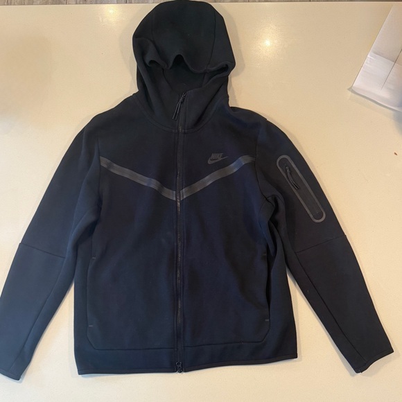 Nike Other - Black Nike Tech